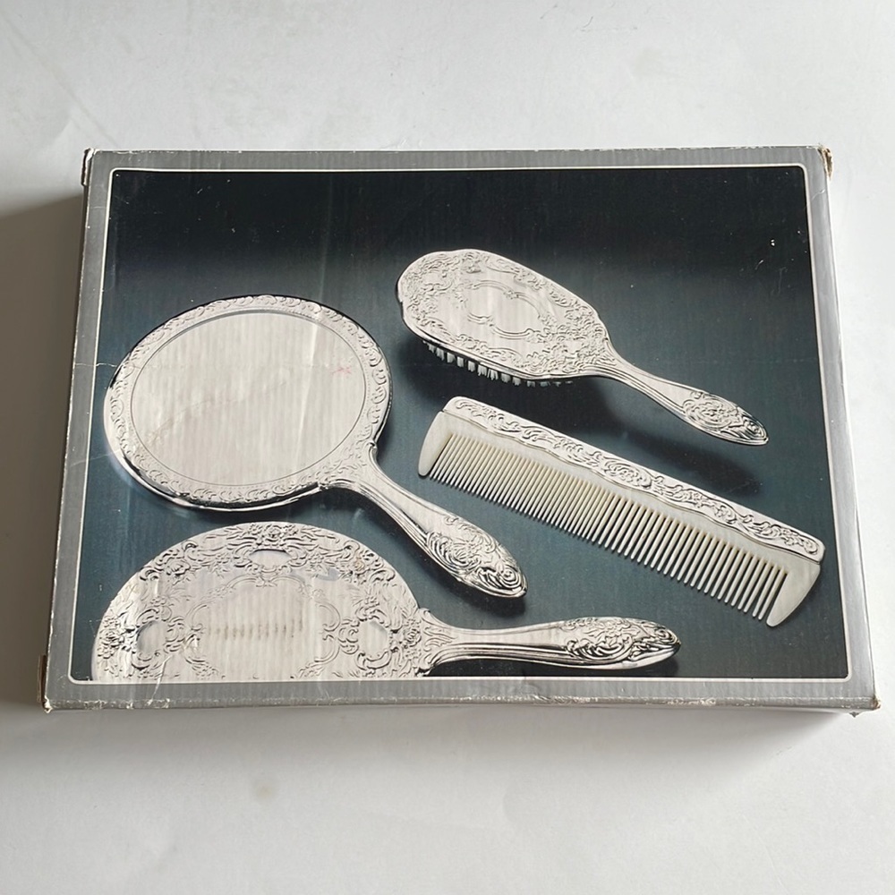 🪙 Vintage Elegance Silverware Silver Plate 3-Piece Dresser Set 🪙